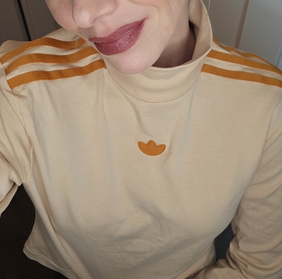 NEW 🍑 adidas Cropped Tight Fit Metallic-Stripe Long Sleeve Tee - SIZE L - Picture 6 of 13